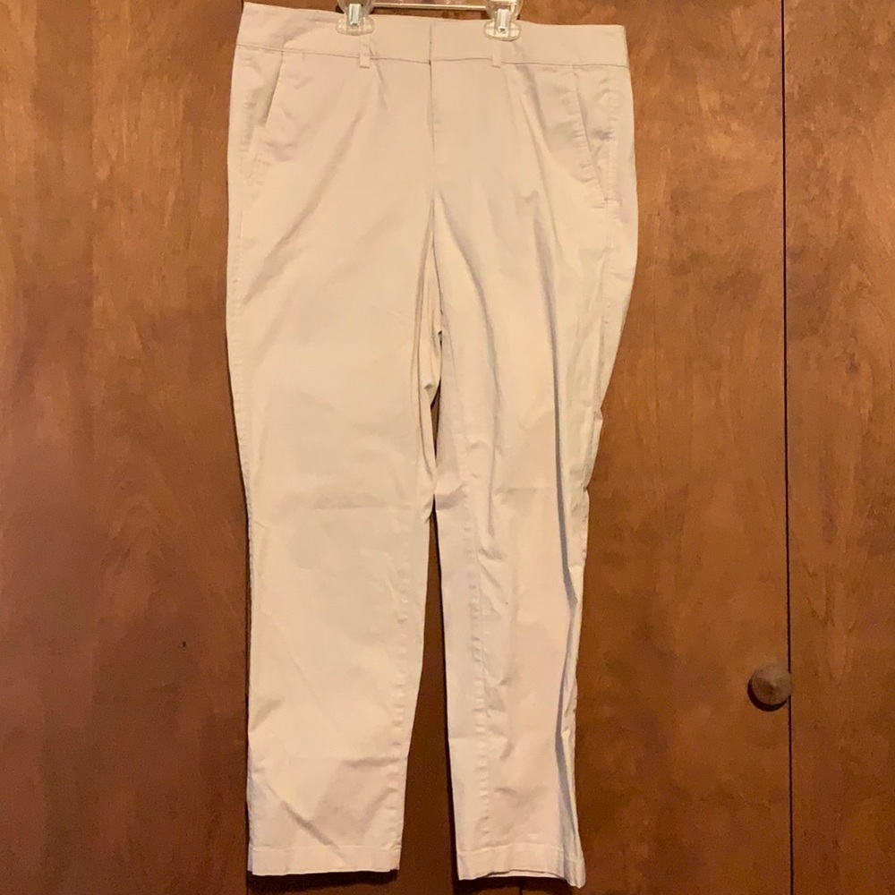 Ann Taylor Light Beige Ankle Pants- size 6